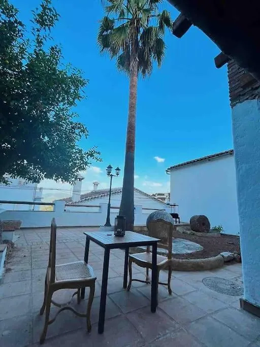 La Palmera. Casa Rural Con Piscina Privada. Benadalid