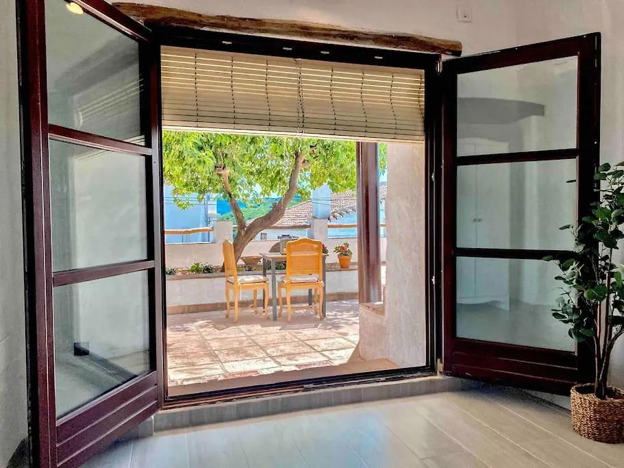 Holiday home La Palmera. Casa Rural Con Piscina Privada. Benadalid Spain