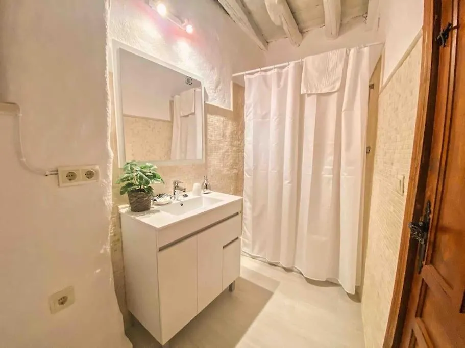 La Palmera. Casa Rural Con Piscina Privada. Benadalid Holiday home